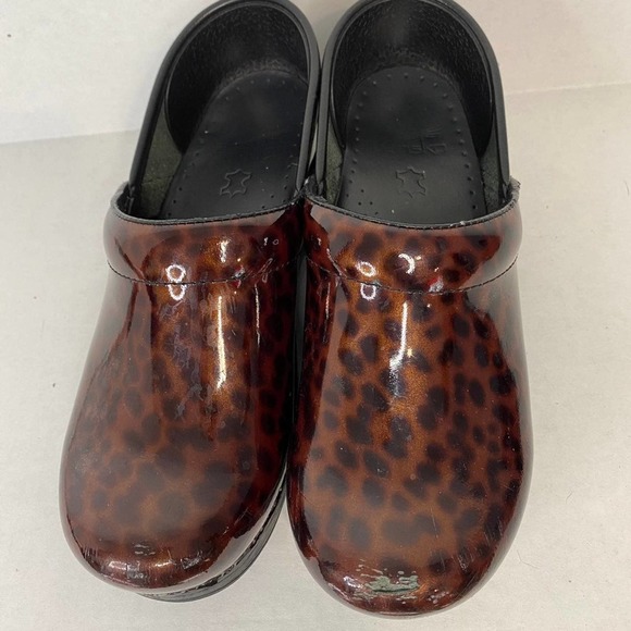 Dansko Tortoise Patent Clogs - Picture 4 of 9